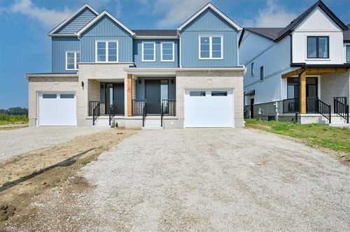 101 Clayton St, Mitchell, ON, N0K1N0 | Card Image