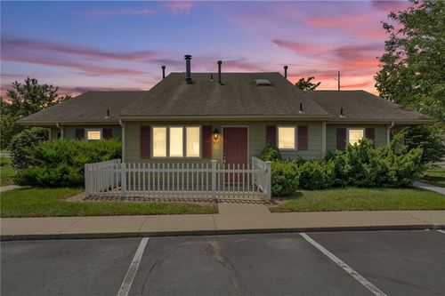 3013 Havrone Way, Lawrence, KS, 66047-3916 | Card Image