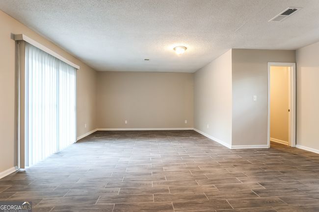 8621 Chestnut Ln, House other with 3 bedrooms, 2 bathrooms and null parking in Lithia Springs GA | Image 10