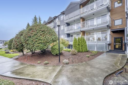 apt-215-2501 Canterbury Ln E, Seattle, WA, 98112-2563 | Card Image