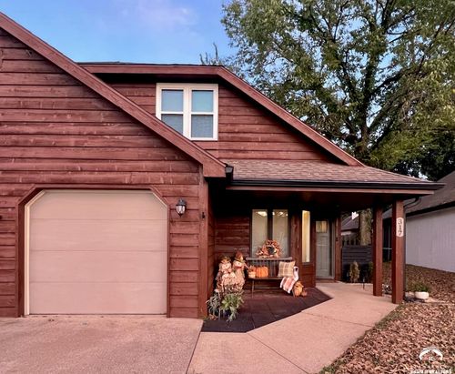 317 Glenview Dr, Lawrence, KS, 66049-1823 | Card Image