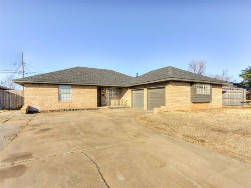 9505 Essex Court, Oklahoma City, OK, 73120 | Card Image