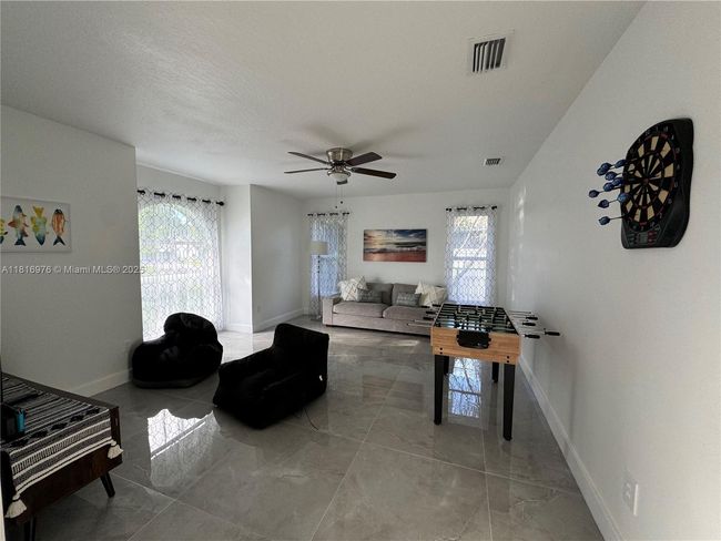 107 Paddock St, House other with 3 bedrooms, 2 bathrooms and null parking in Sebastian FL | Image 14