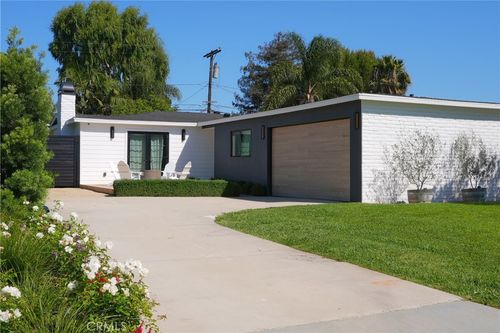 2611 Westminster, Costa Mesa, CA, 92627 | Card Image