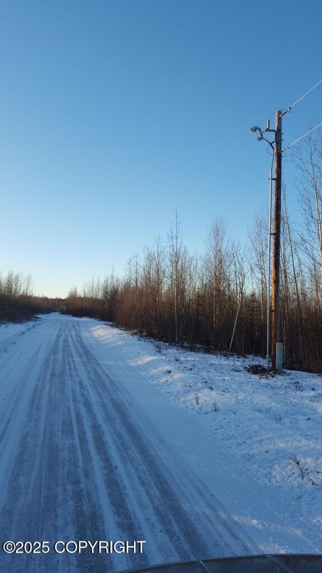 Pole is on the SE corner 2 | Image 9