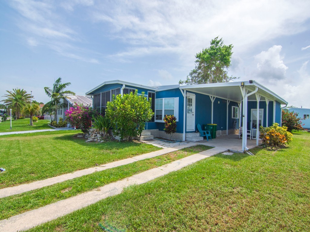 Oriole Cir, Sebastian, FL 32976
