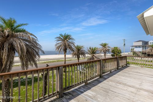 800 W Beach Blvd, Long Beach, MS, 39560-5701 | Card Image
