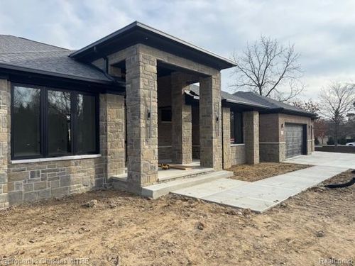 46100 N Territorial Rd, Plymouth, MI, 48170-4393 | Card Image