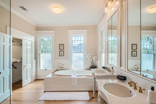 Primary en-suite Bathroom | Image 24