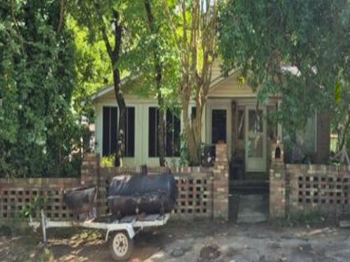 3824 Heyward St, Columbia, SC, 29205-3511 | Card Image
