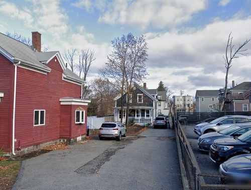 32 Maple St, Waltham, MA, 02453 | Card Image