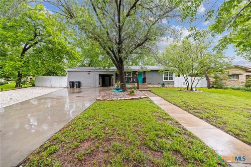 70 Sue Ann Dr, Lampasas, TX, 76550-3627 | Card Image