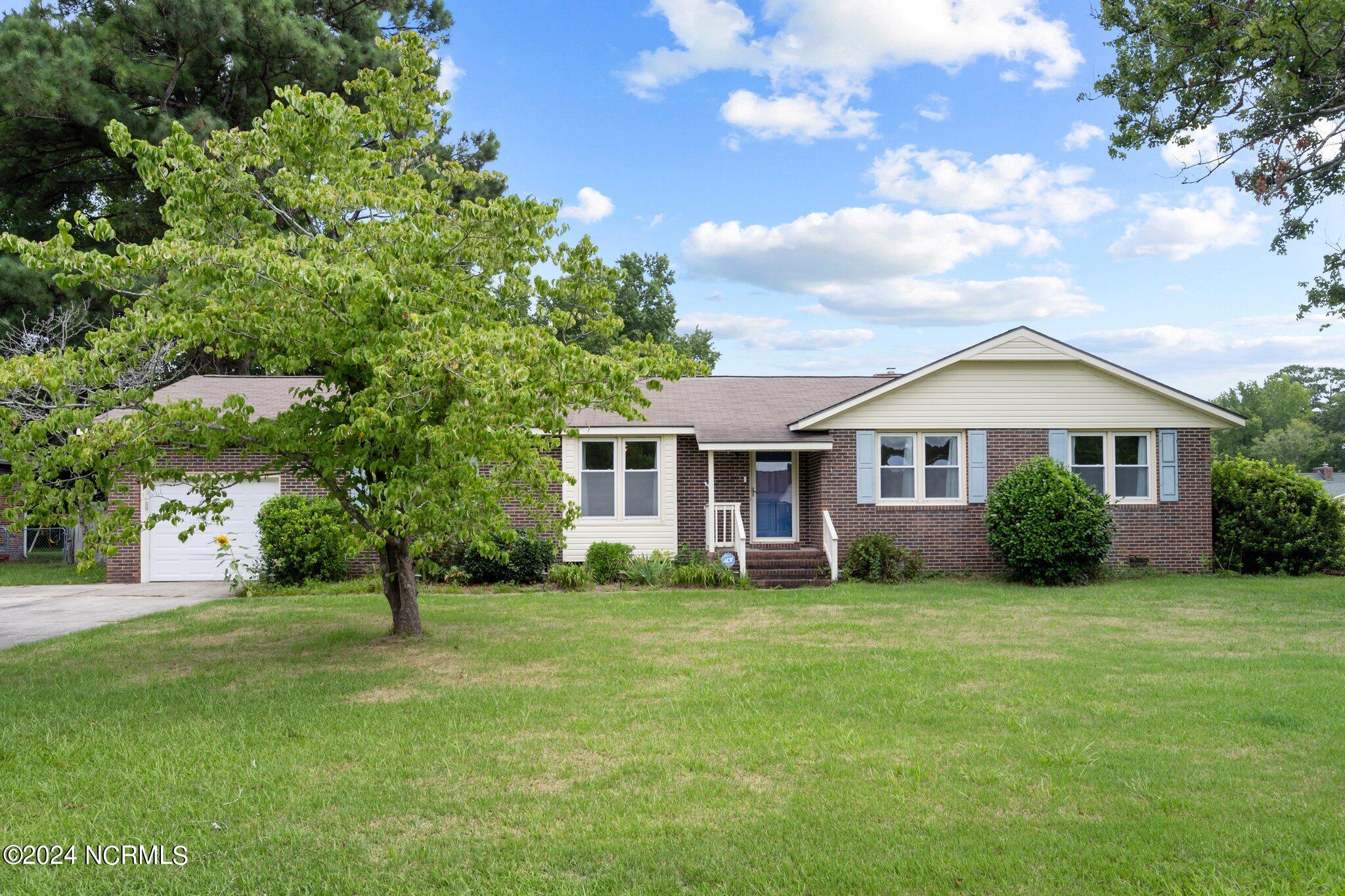 Lionel Ave, Jacksonville, NC 28540