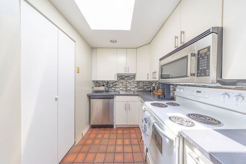 402e-102 Gainsborough St, Boston, MA, 02115 | Card Image