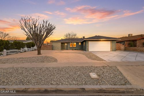 45402 5th St E, Lancaster, CA, 93535-2049 | Card Image