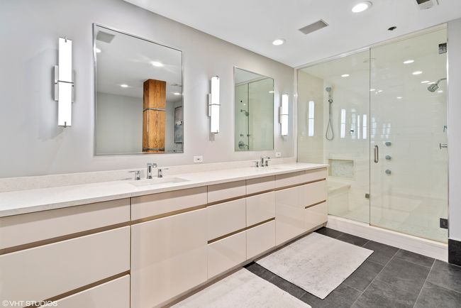 APT-410 - 375 W Erie St, Condo with 3 bedrooms, 2 bathrooms and 2 parking in CHICAGO IL | Image 12