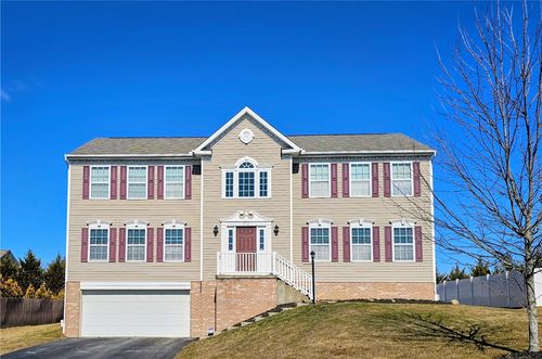 111 Naughton Cir, Evans City, PA, 16033-7742 | Card Image