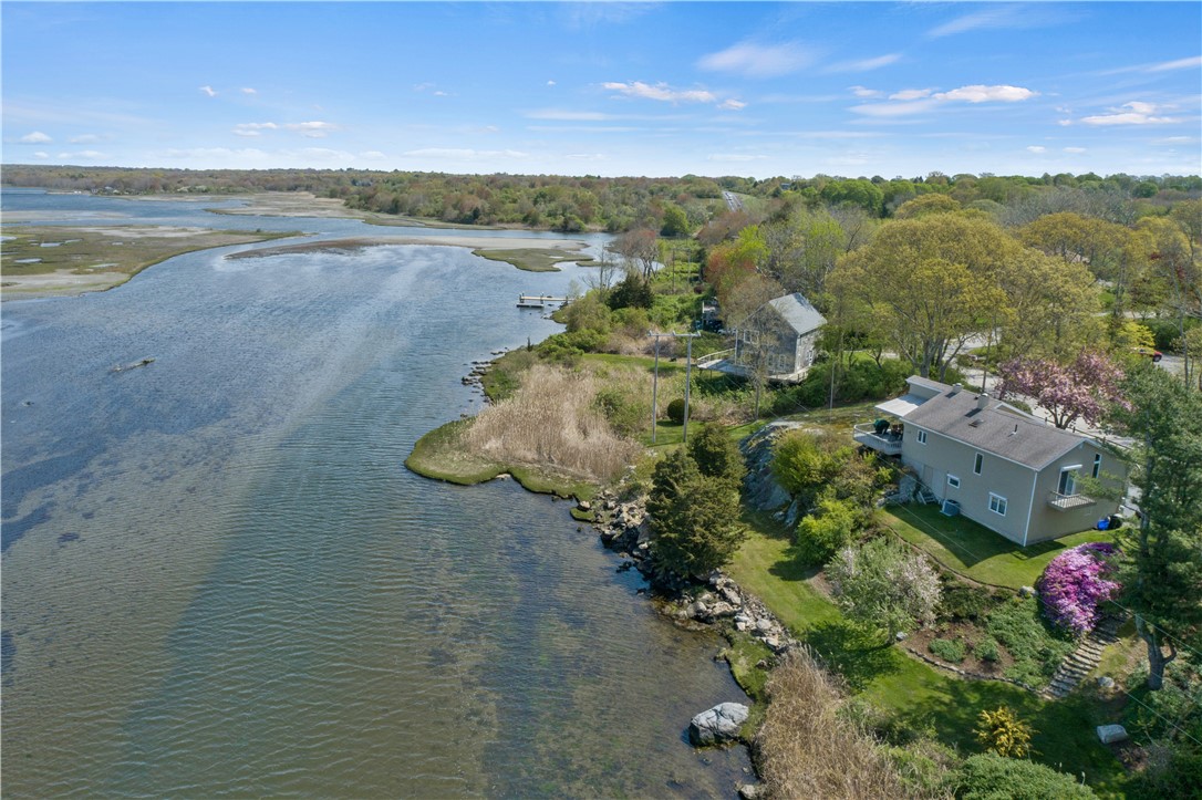 Starr Dr, Narragansett, RI 02882