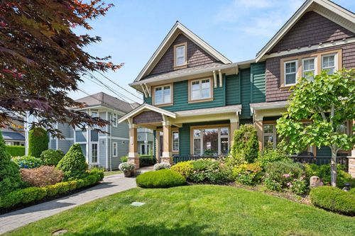 336 E 12th St, North Vancouver, BC, V7L | Card Image