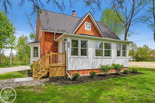 8894 Arnold Rd, Ira, MI, 48023-1305 | Card Image