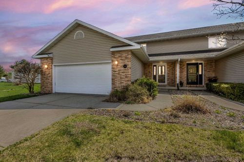 1014 S Perry Parkway, Oregon, WI, 53575 | Card Image