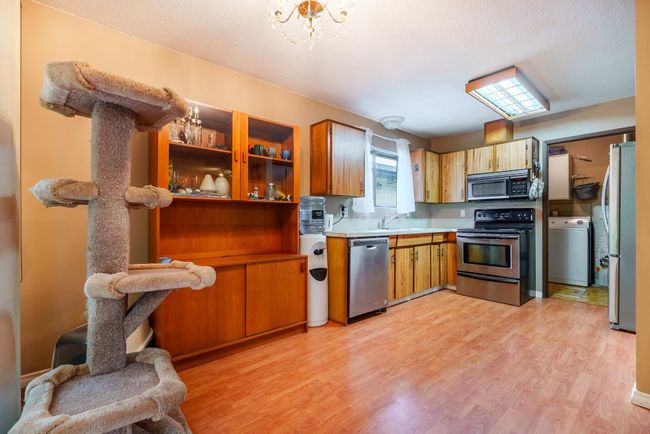 1951 Coquitlam Avenue, House other with 3 bedrooms, 2 bathrooms and 2 parking in Port Coquitlam BC | Image 14