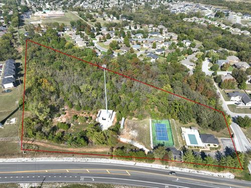 111 N Majestic Oak Drive, Nixa, MO, 65714 | Card Image