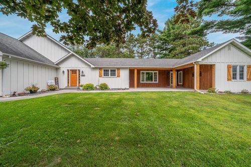 W2130 Dakota Avenue, AURORA, WI, 54923 | Card Image