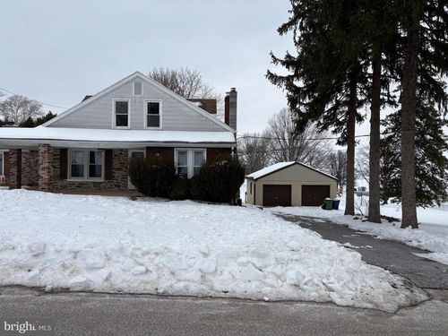 9446 E Springfield Rd, SEVEN VALLEYS, PA, 17360-9345 | Card Image