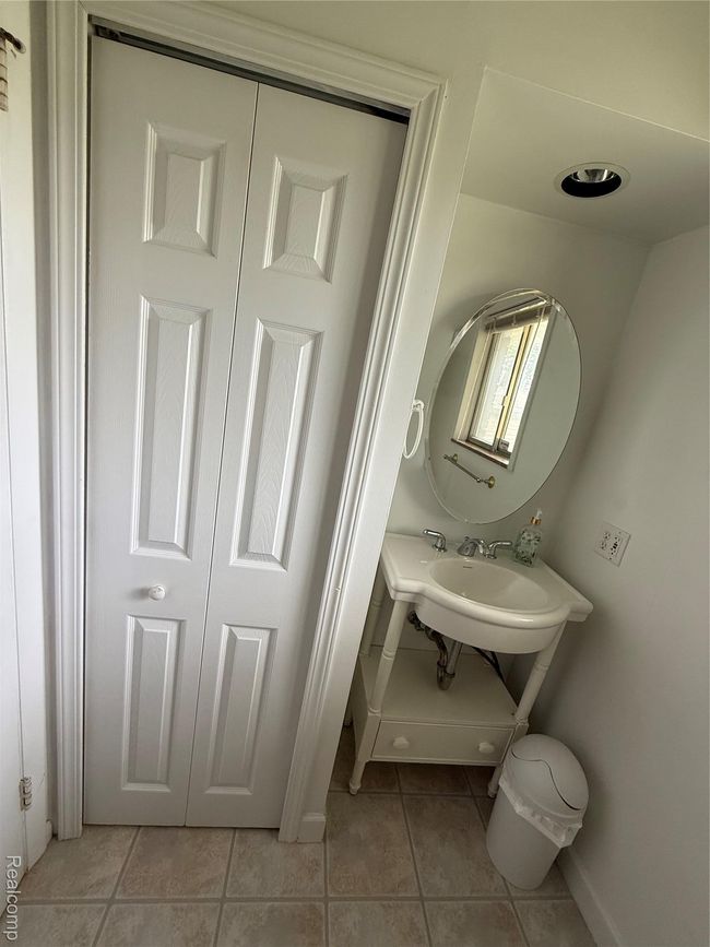 small bath.jpeg | Image 10