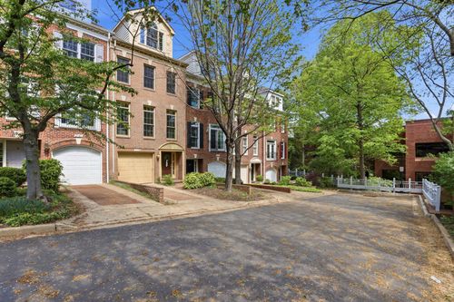 2139 N Pierce Ct, ARLINGTON, VA, 22209-1118 | Card Image