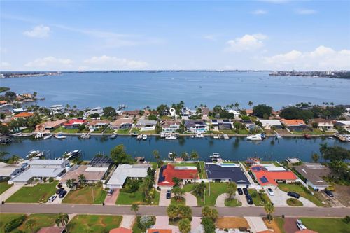 4424 45th St S, St Petersburg, FL, 33711-4436 | Card Image