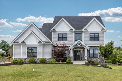 207 Monterey Ct, Mars, PA, 16046-3743 | Card Image