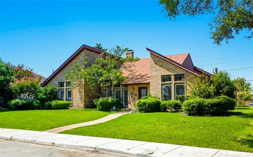 4034 Cobblers Ln, Dallas, TX, 75287-6723 | Card Image