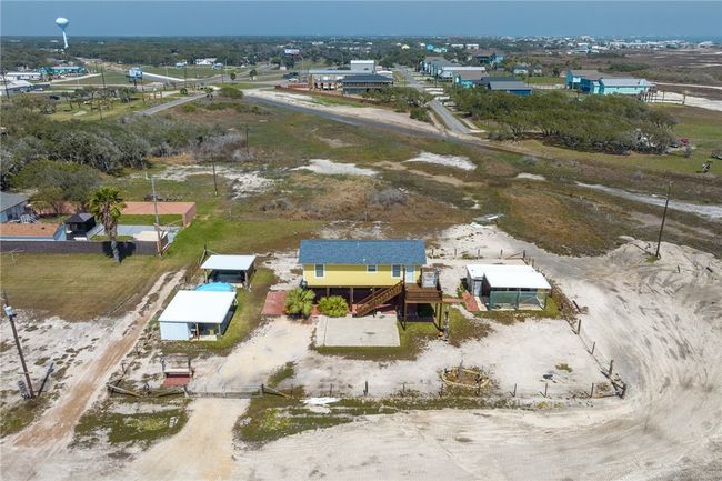 326 E 10 Th St, House other with 1 bedrooms, 2 bathrooms and null parking in Rockport TX | Image 38