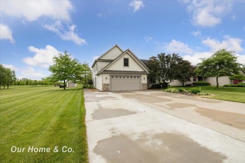 1091 W Hampton Rd, Essexville, MI, 48732-1546 | Card Image