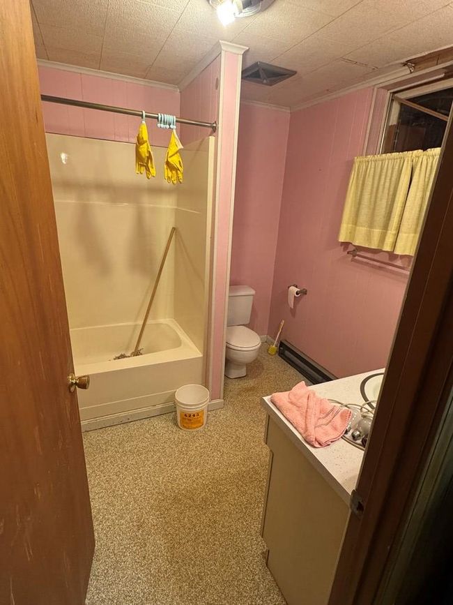 573 Cresswood Dr, House other with 3 bedrooms, 2 bathrooms and 1 parking in Richlands VA | Image 14