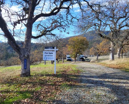 1652 China Gulch Rd, Jacksonville, OR, 97530-9864 | Card Image