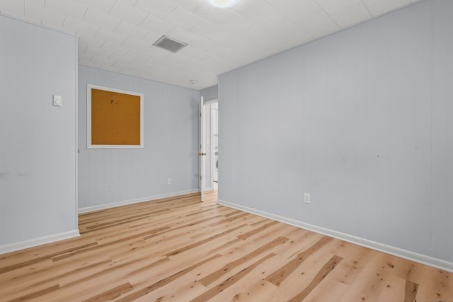 37 Tarinelli Cir, House other with 5 bedrooms, 1 bathrooms and 6 parking in Bridgeport CT | Image 25