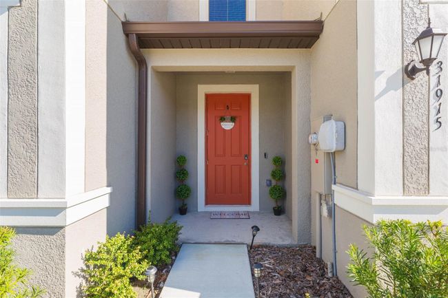 31915 Blue Passing Loop, Townhouse with 3 bedrooms, 2 bathrooms and null parking in Wesley Chapel FL | Image 3