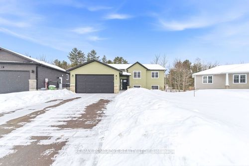 38 Terrance Dr, Petawawa, ON, K8H0H3 | Card Image