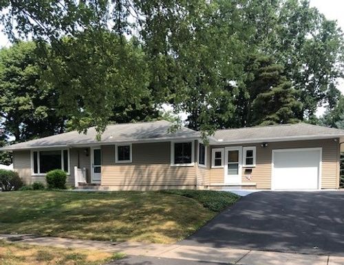 100 Larkspur Ln, Irondequoit, NY, 14622-1726 | Card Image
