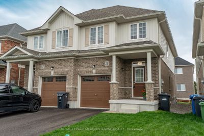 25 Elsegood Dr, Home with 3 bedrooms, 4 bathrooms and 3 parking in Guelph ON | Image 2