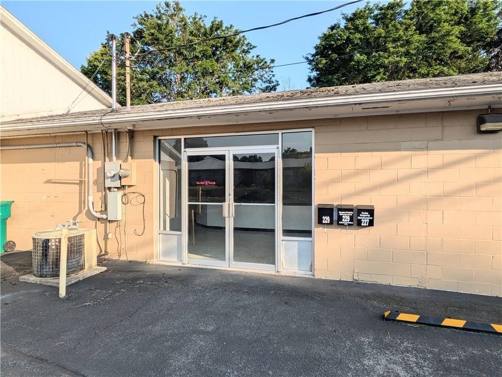 Commercial Lease in Caledonia