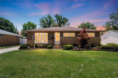 11183 Johnson Dr, Parma, OH, 44130-7354 | Card Image