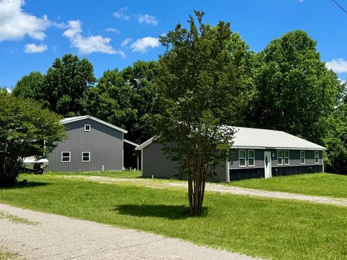 1025 Center Ln, Byrdstown, TN, 38549-4462 | Card Image