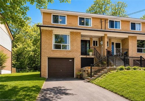 a-33 Raleigh St, Brantford, ON, N3T1J8 | Card Image