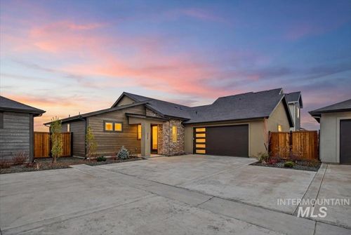 438 S Big Star Ln, Eagle, ID, 83616-4140 | Card Image