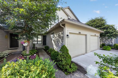 3320 Breckland Ct, Ann Arbor, MI, 48108-9308 | Card Image