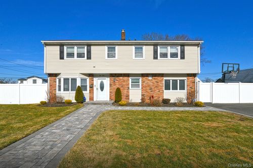 53 Clay Ln, Levittown, NY, 11756-4806 | Card Image